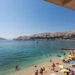 1 Bedroom Beautiful In Appartement *