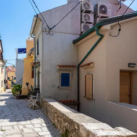 Apartment 1 Bedroom Cozy In Baska (Krk)