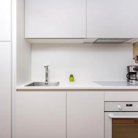 1 Bedroom Cozy In Apartment