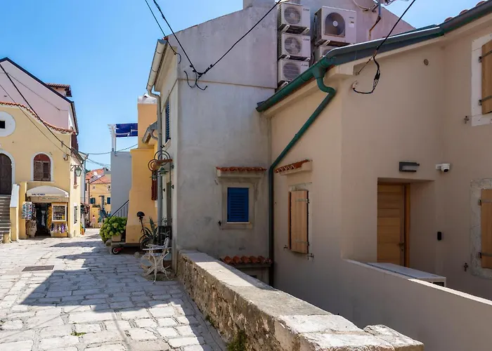 Apartman 1 Bedroom Cozy In Baska (Krk)